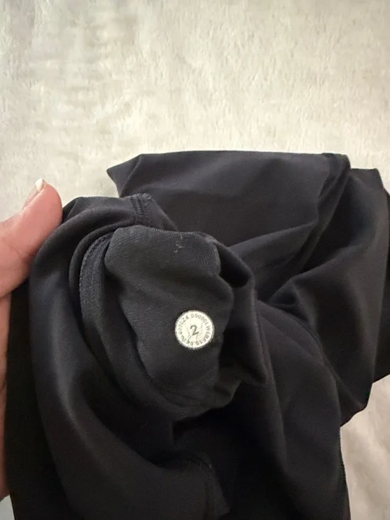Lululemon Black High-Rise Leggings - Picture 4 of 4